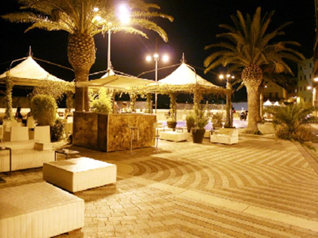 Residence Montegrappa Cagliari Bagian luar foto